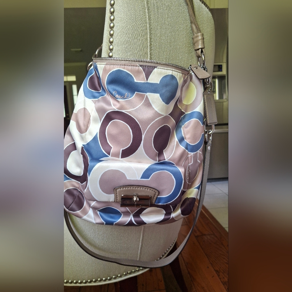 Coach Bag - Picture 4 of 5